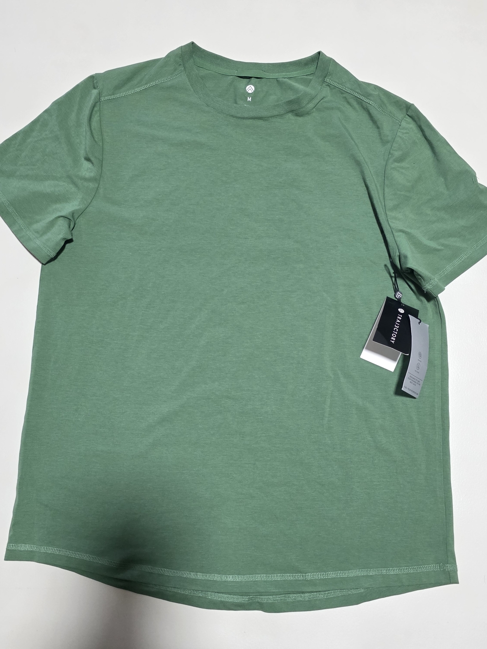Trajectory Men’s olive green Gorgeous Performance T-shirt, size M.